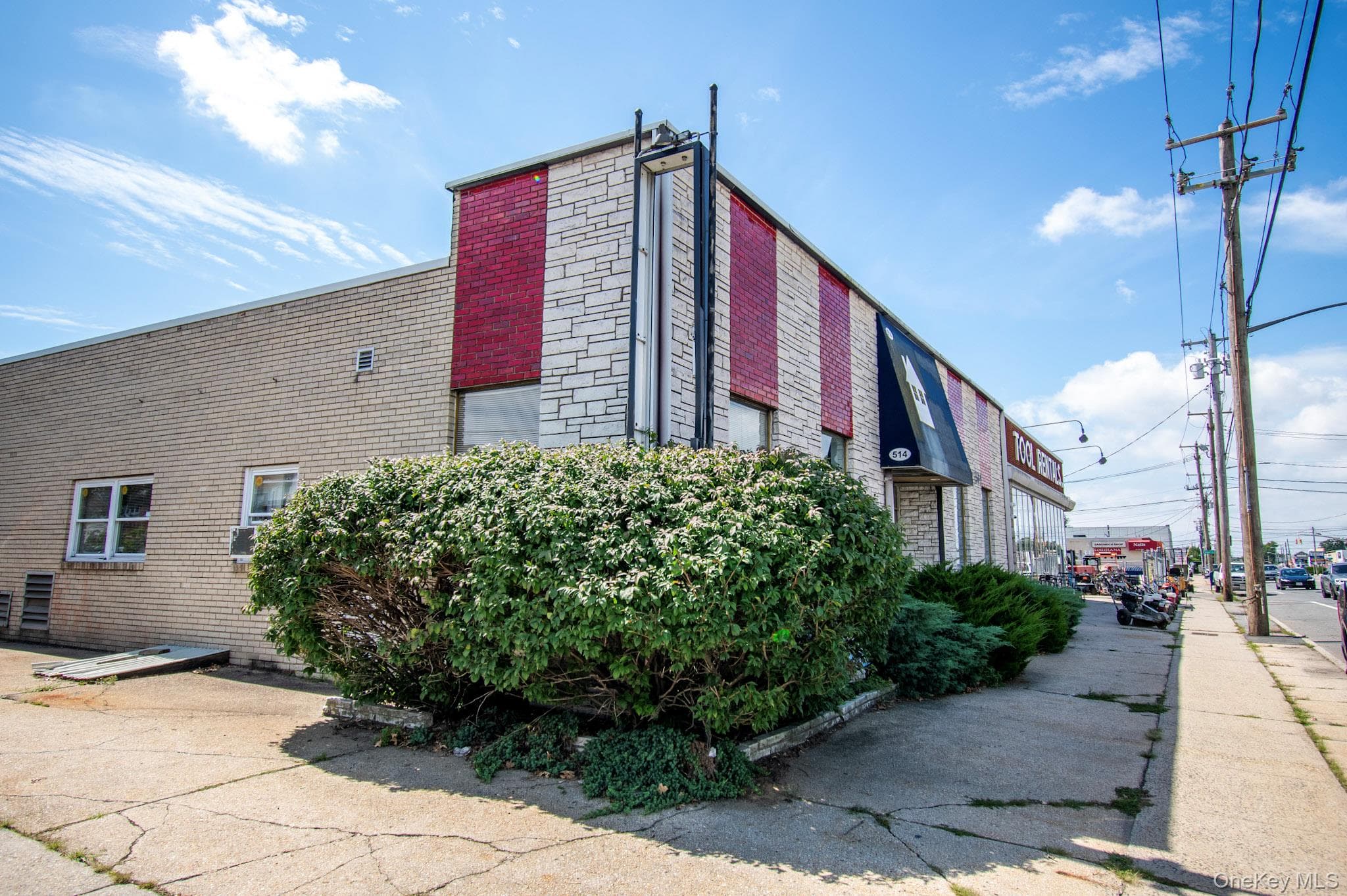 500 - 514 Merrick Road thumbnail 2