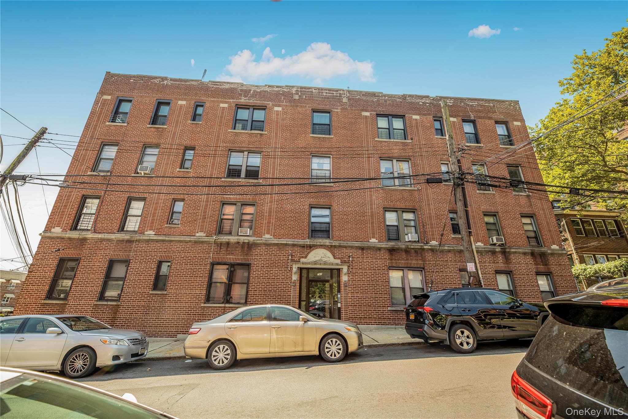 760 E 232nd Street thumbnail 2