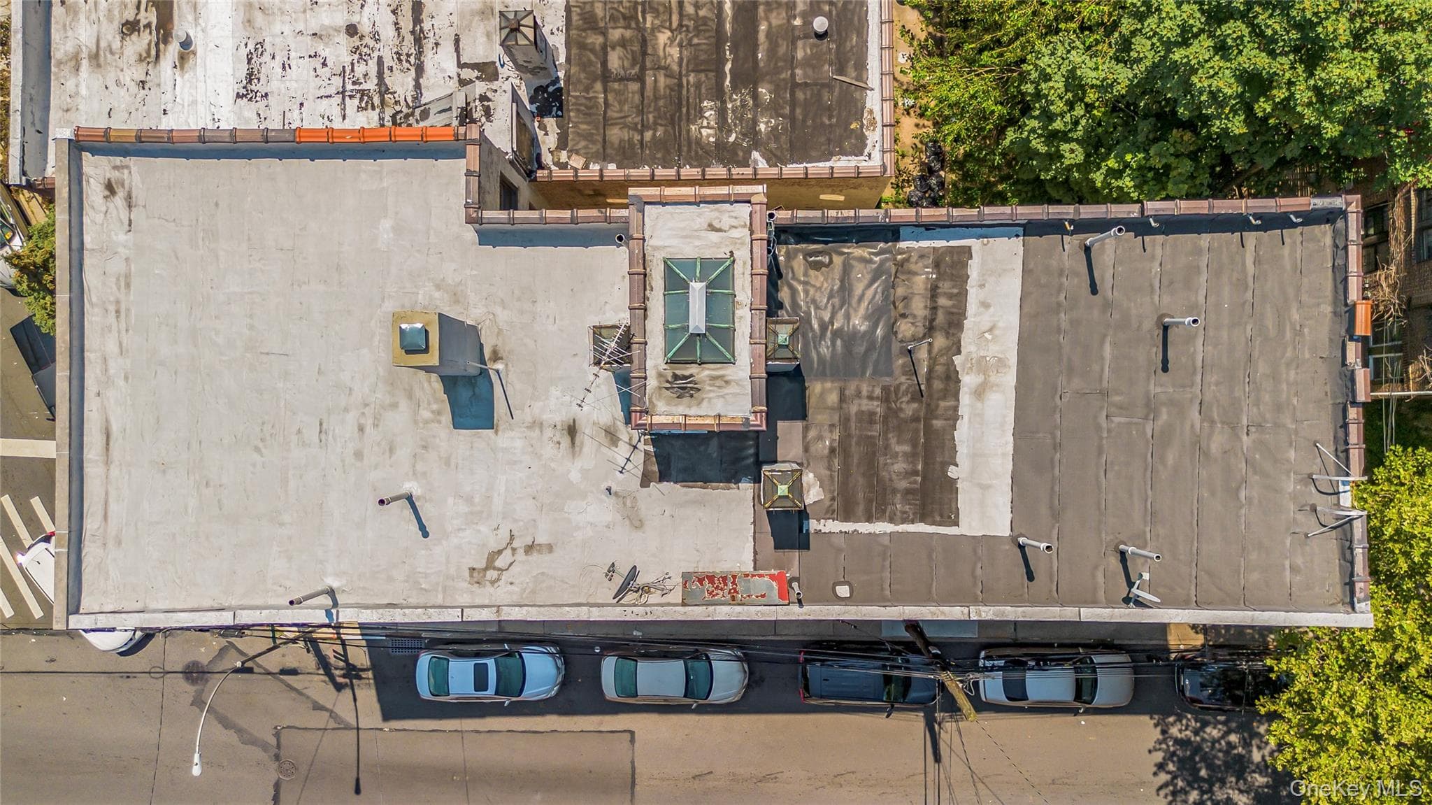 760 E 232nd Street thumbnail 10