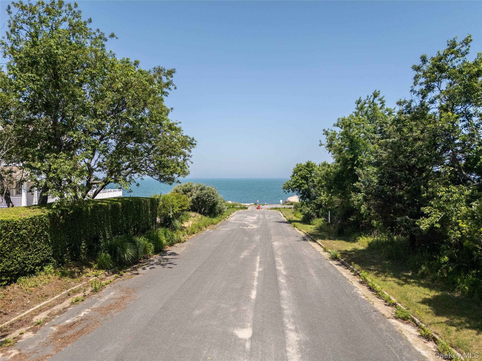 1890 Lands End Road thumbnail 16