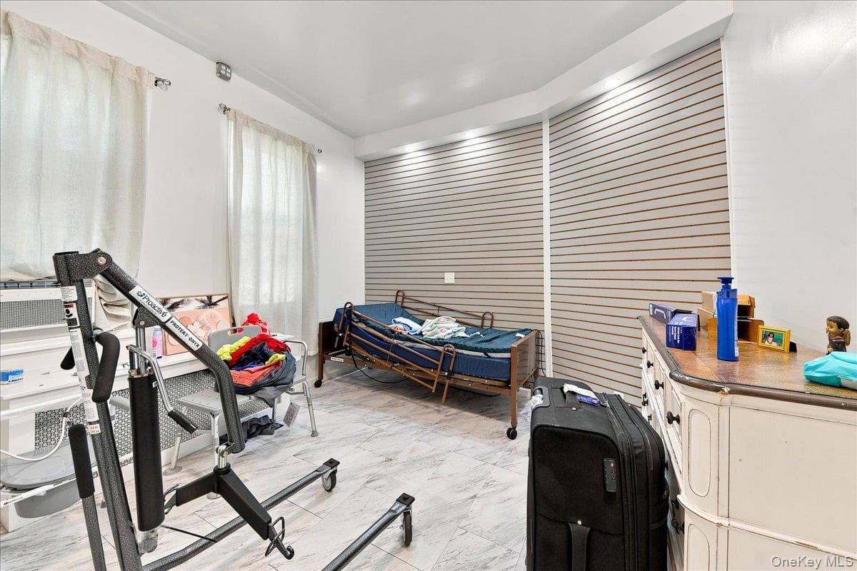 356 Riverdale Avenue Unit: 1 thumbnail 19