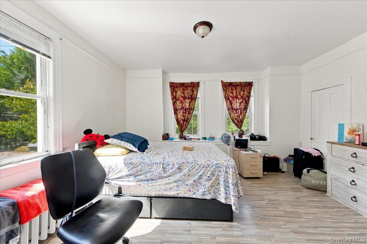 356 Riverdale Avenue Unit: 1 thumbnail 6