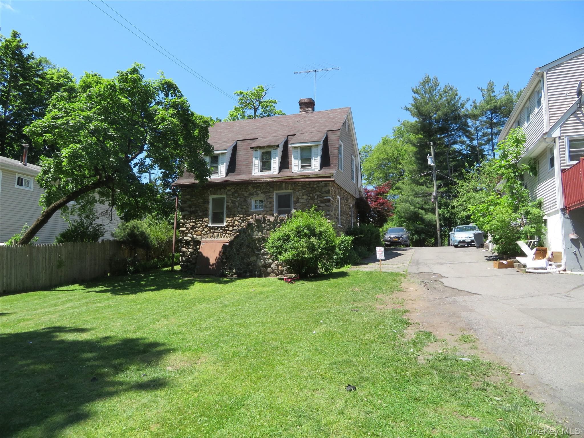 22 State Street, Spring Valley