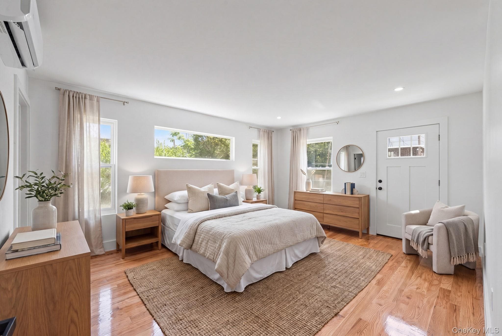 990 E 56th Street thumbnail 5