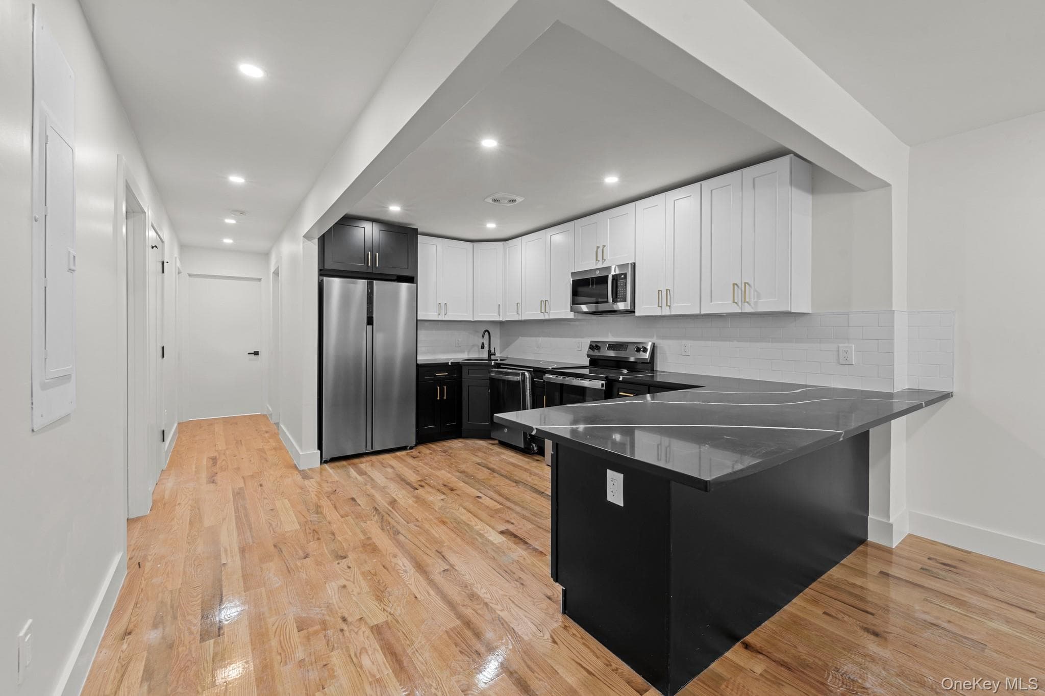 990 E 56th Street thumbnail 2