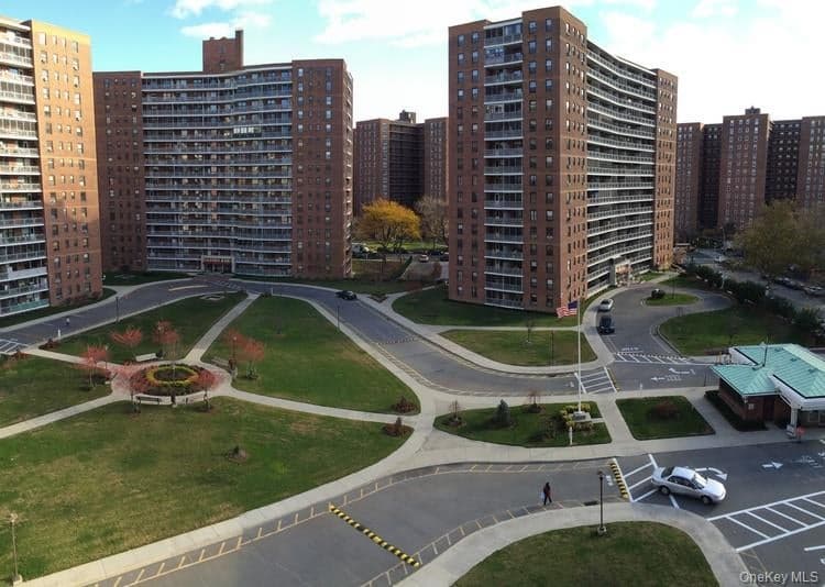 61-25 98th Street Unit: 6E, Rego Park