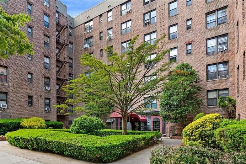 83-25 98 Street Unit: 1J, Woodhaven