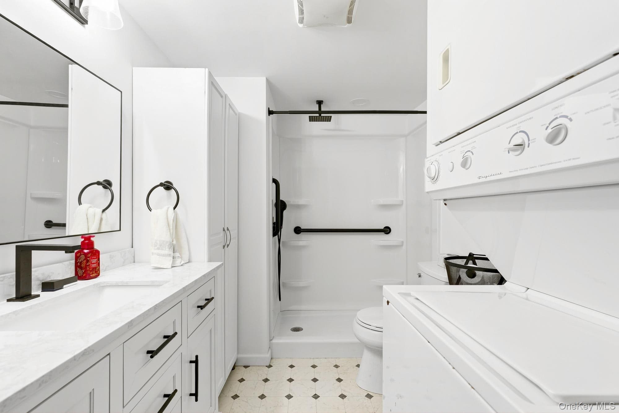 658 Sound Avenue Unit: E-12 photo 1