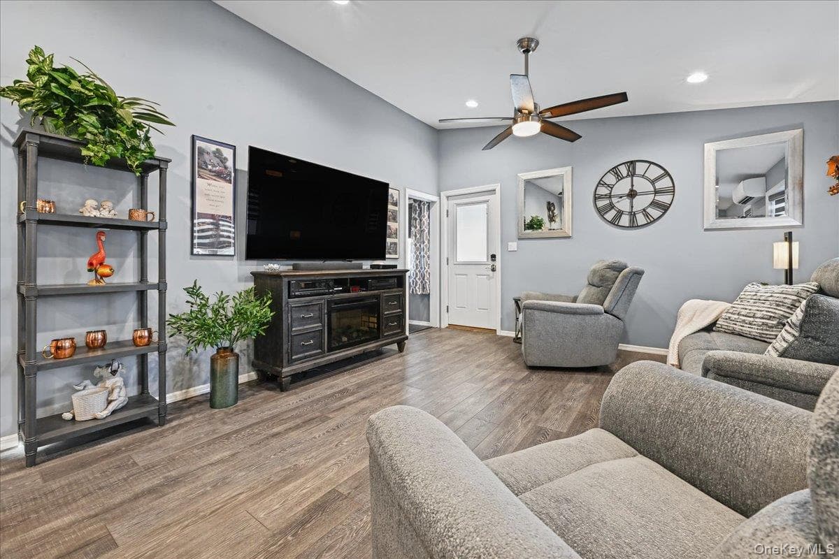 980 Washington Avenue thumbnail 17