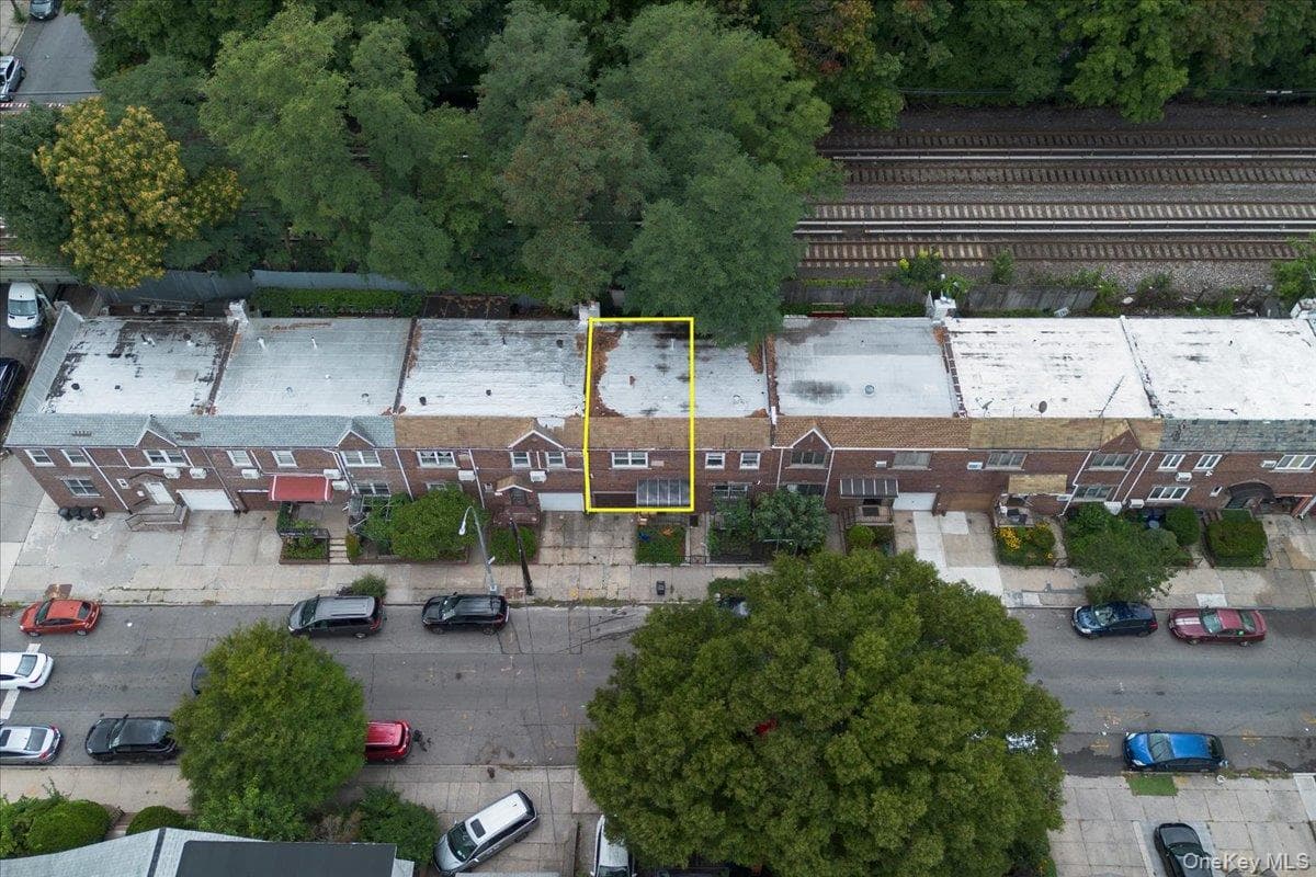 1384 E 16th Street thumbnail 14