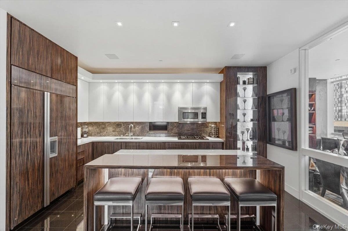 230 W 56th Street Unit: PHB thumbnail 18