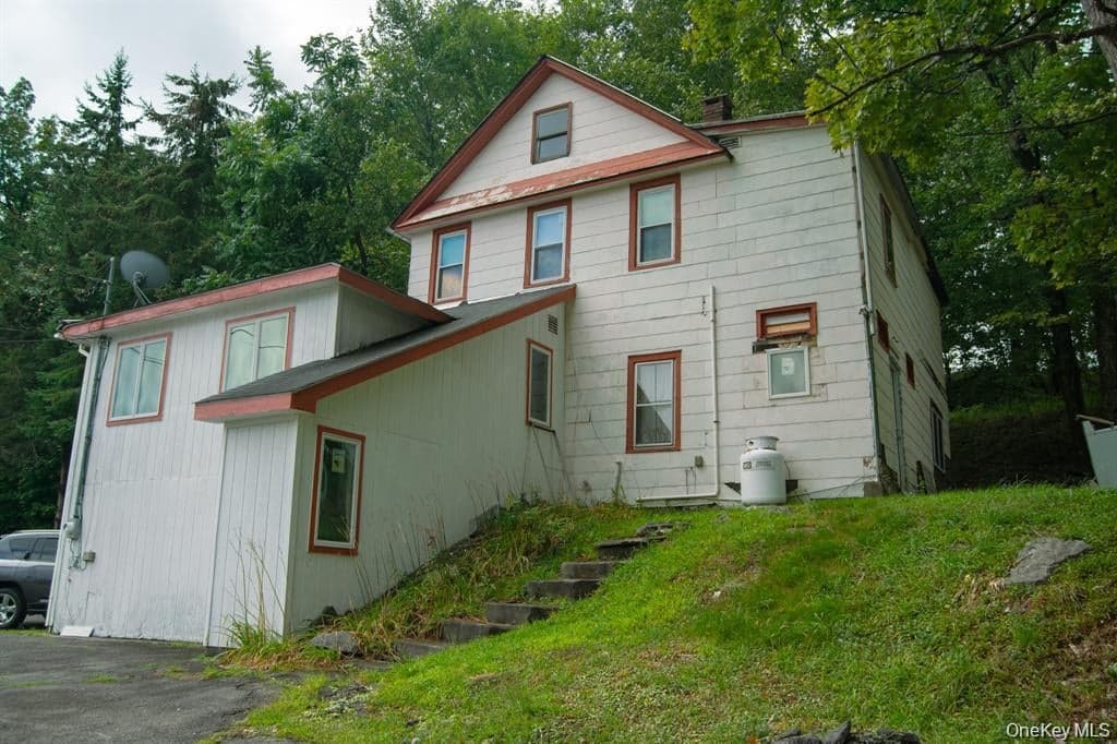 107 Jefferson Street thumbnail 10
