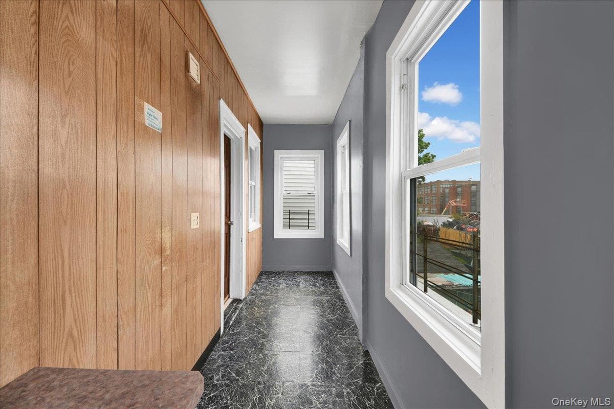 681 E 243rd Street thumbnail 23