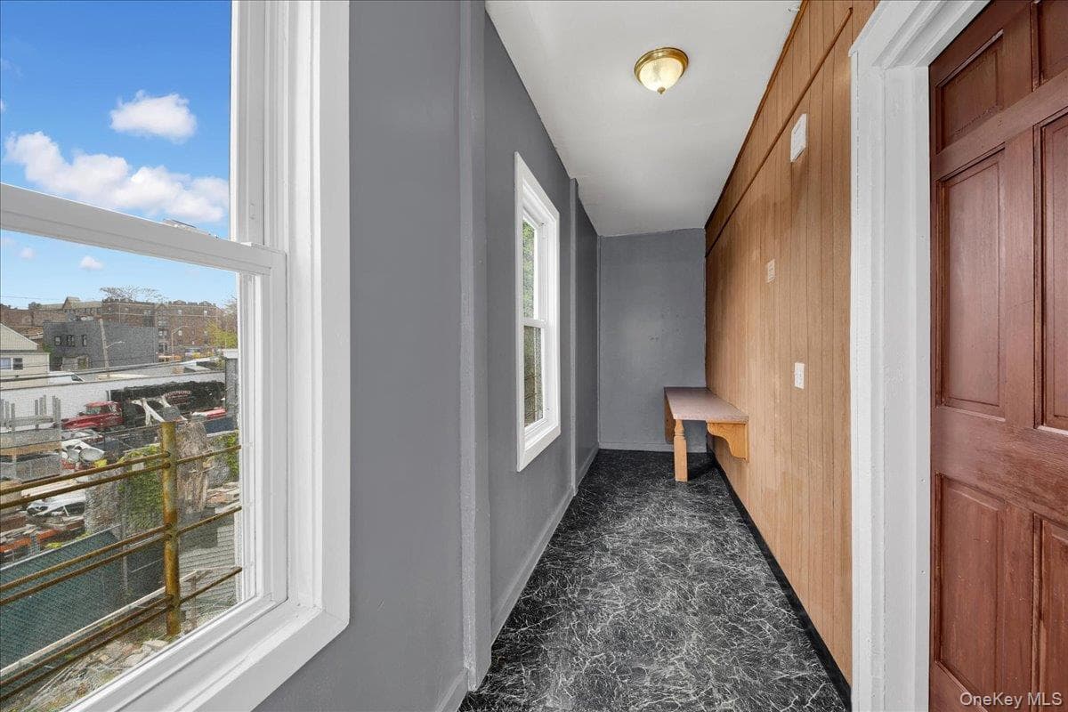 681 E 243rd Street thumbnail 22