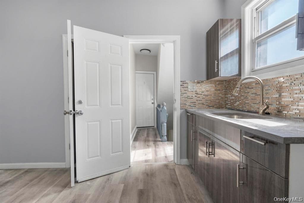 155 Voss Avenue thumbnail 7