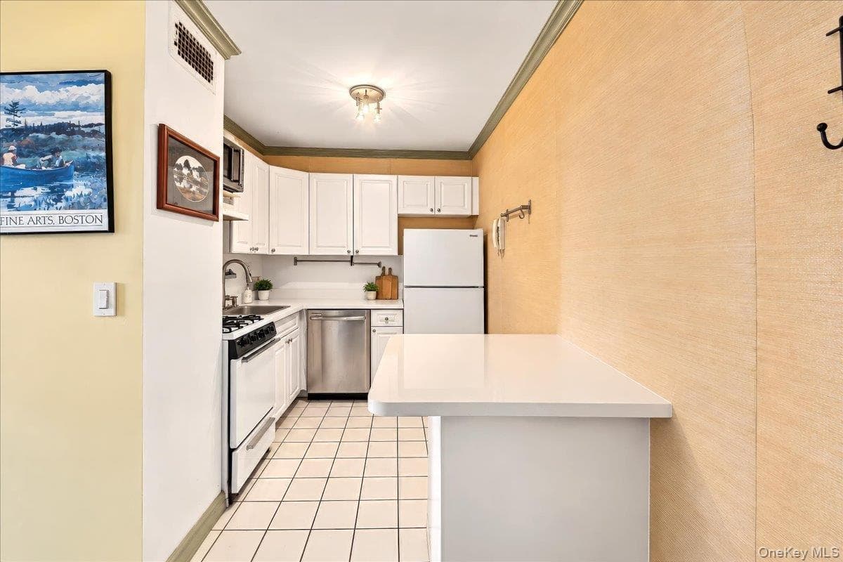 5900 Arlington Avenue Unit: 15E thumbnail 3