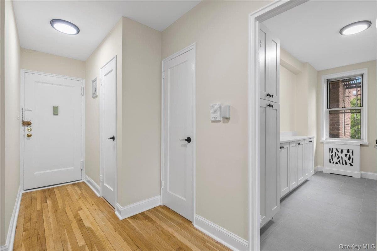 5650 Netherland Avenue Unit: 2E thumbnail 4