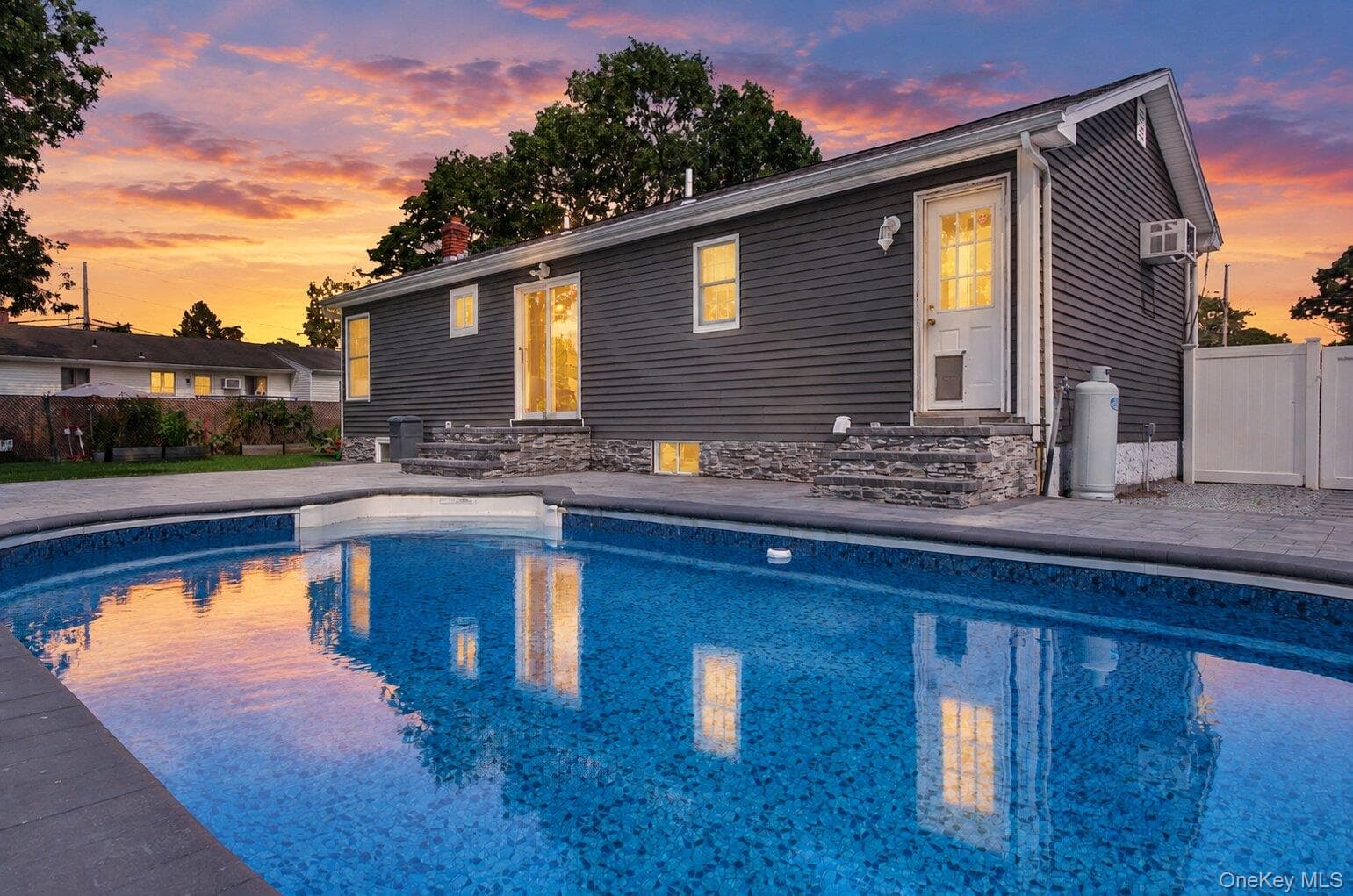 108 Floyd Road thumbnail 4