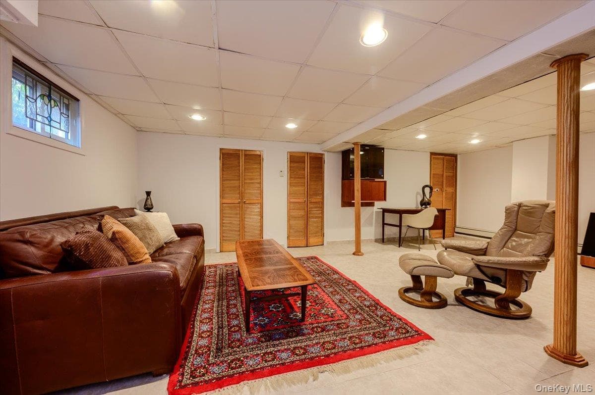 3855 Douglaston Parkway thumbnail 19