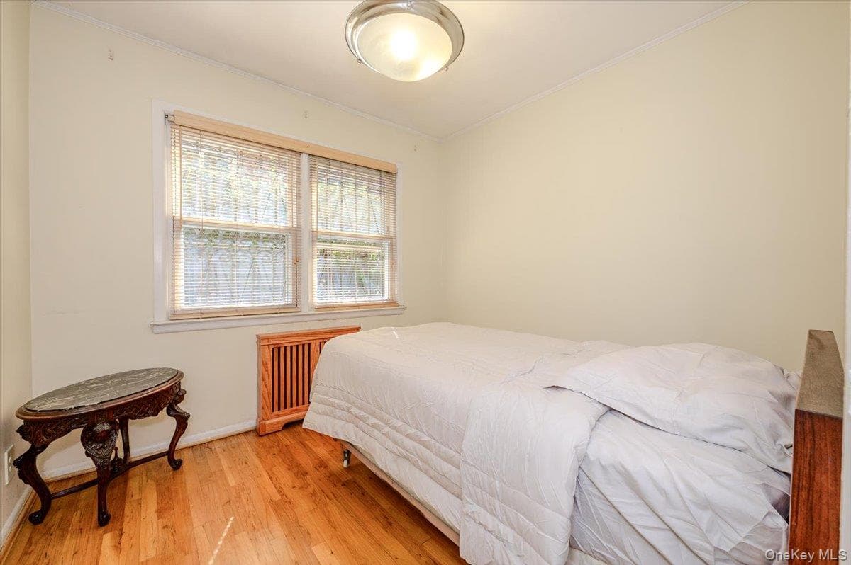 3855 Douglaston Parkway thumbnail 15