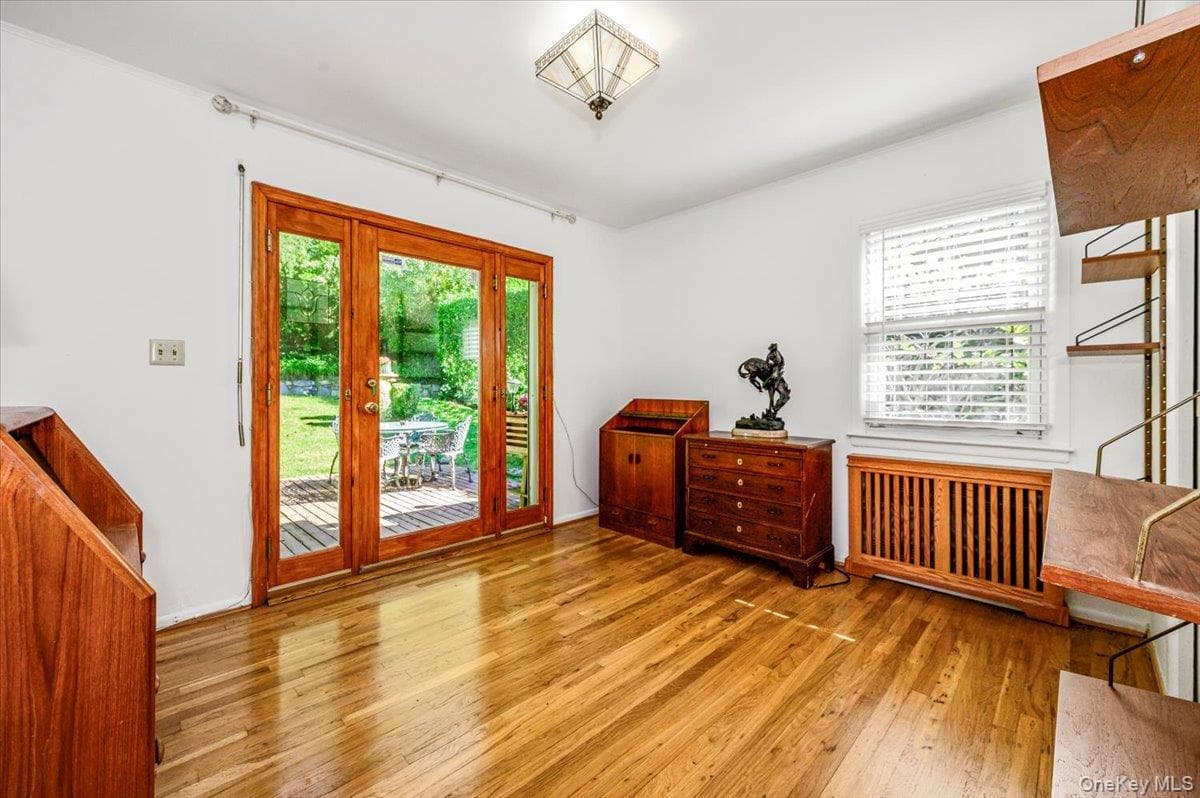 3855 Douglaston Parkway thumbnail 14