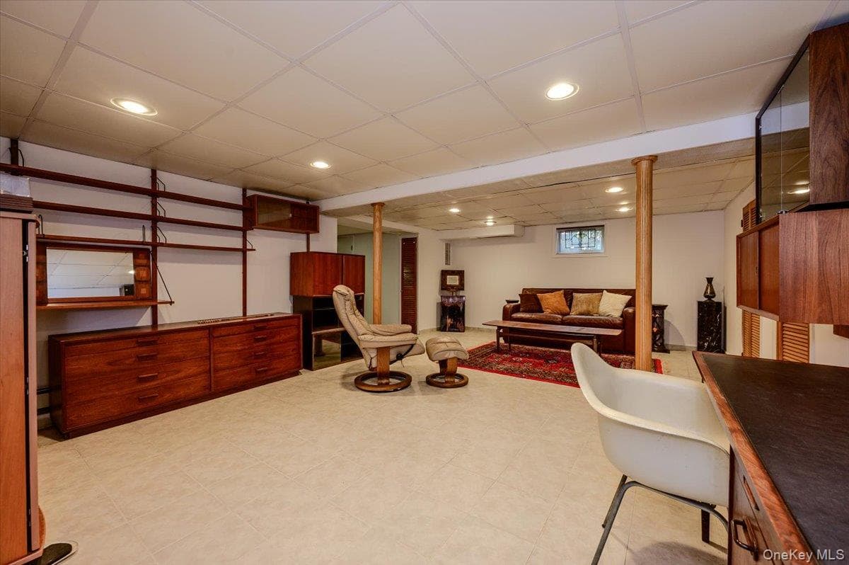 3855 Douglaston Parkway thumbnail 20