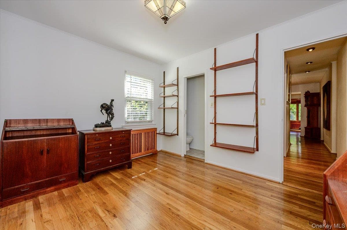 3855 Douglaston Parkway thumbnail 13
