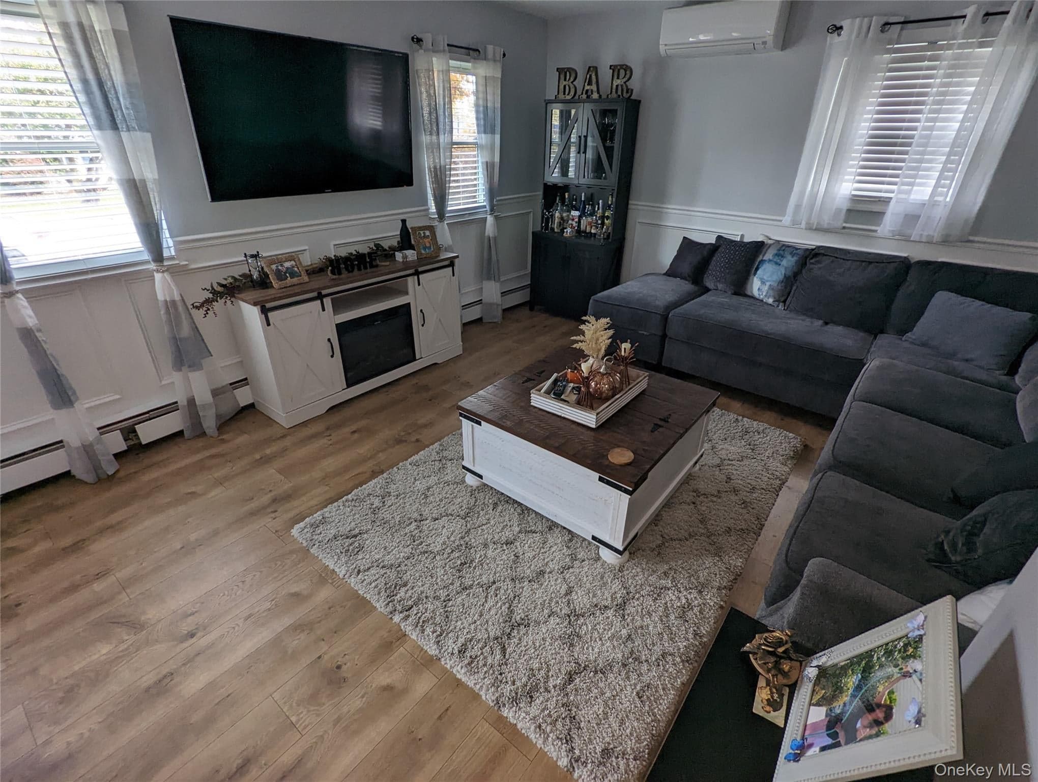 146 Rosemont Avenue thumbnail 4
