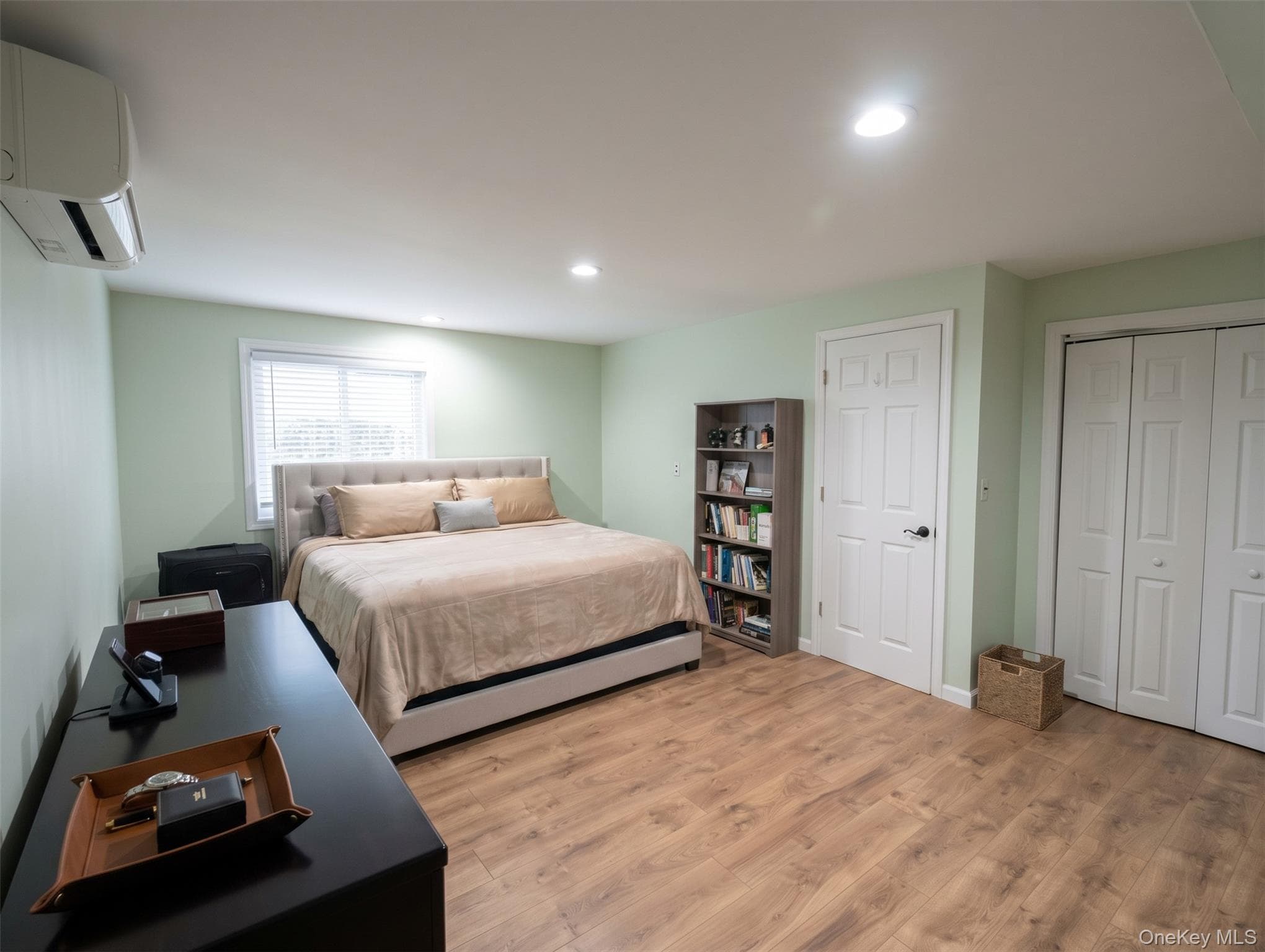 146 Rosemont Avenue thumbnail 9