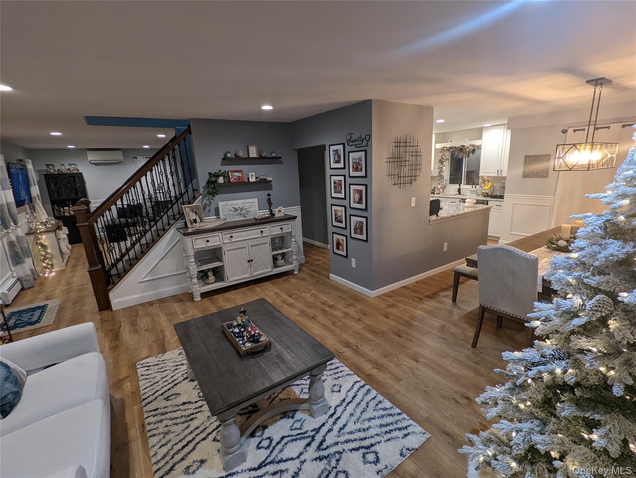 146 Rosemont Avenue thumbnail 3
