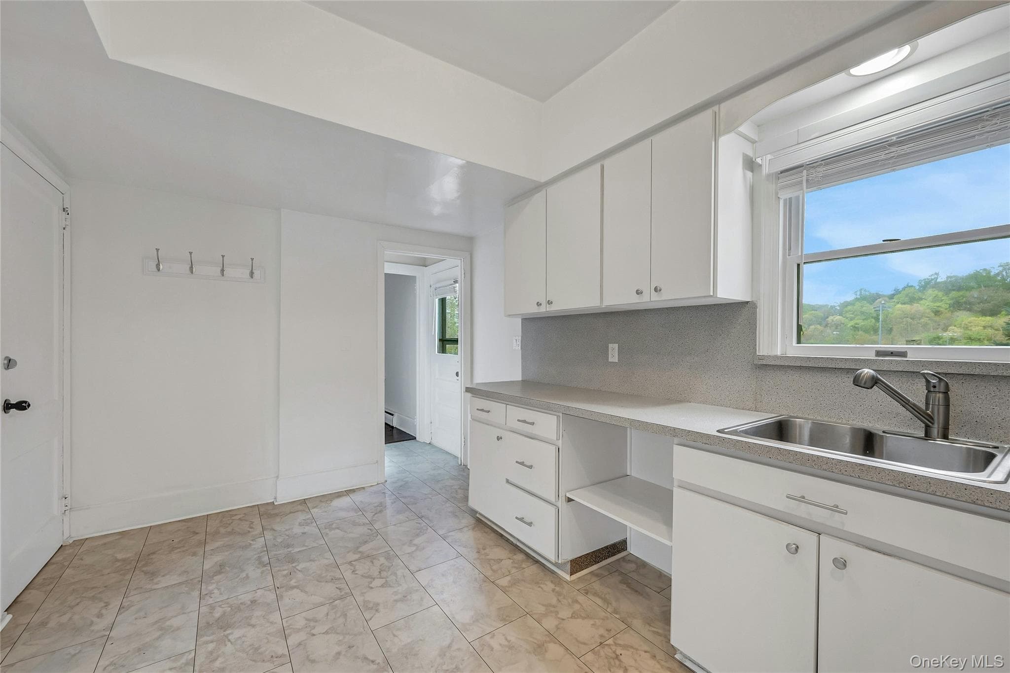 295 Columbus Avenue thumbnail 12