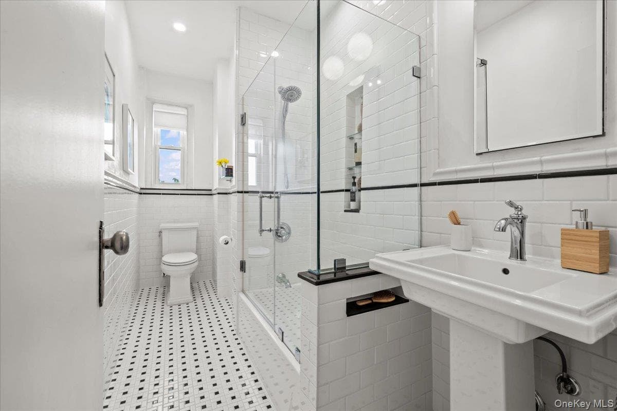 3810 Greystone Avenue Unit: 504 thumbnail 16