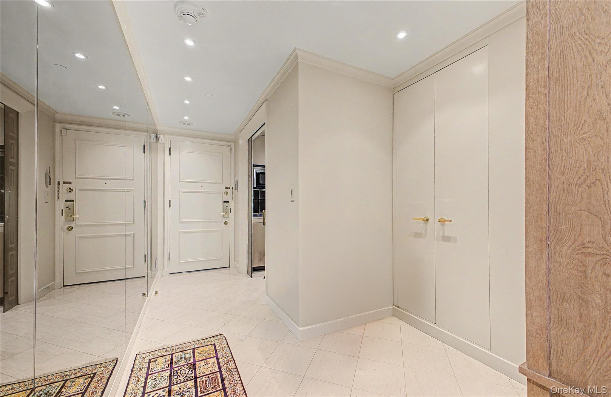 160 Central Park Unit: 1607 thumbnail 15