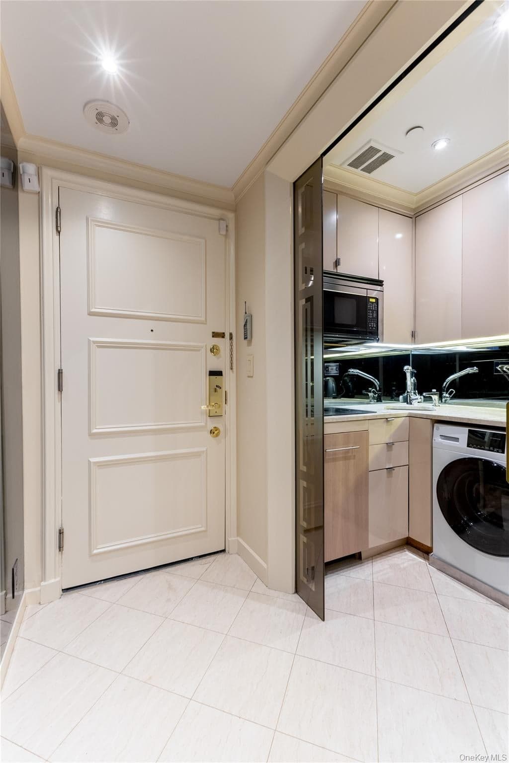 160 Central Park Unit: 1607 thumbnail 7