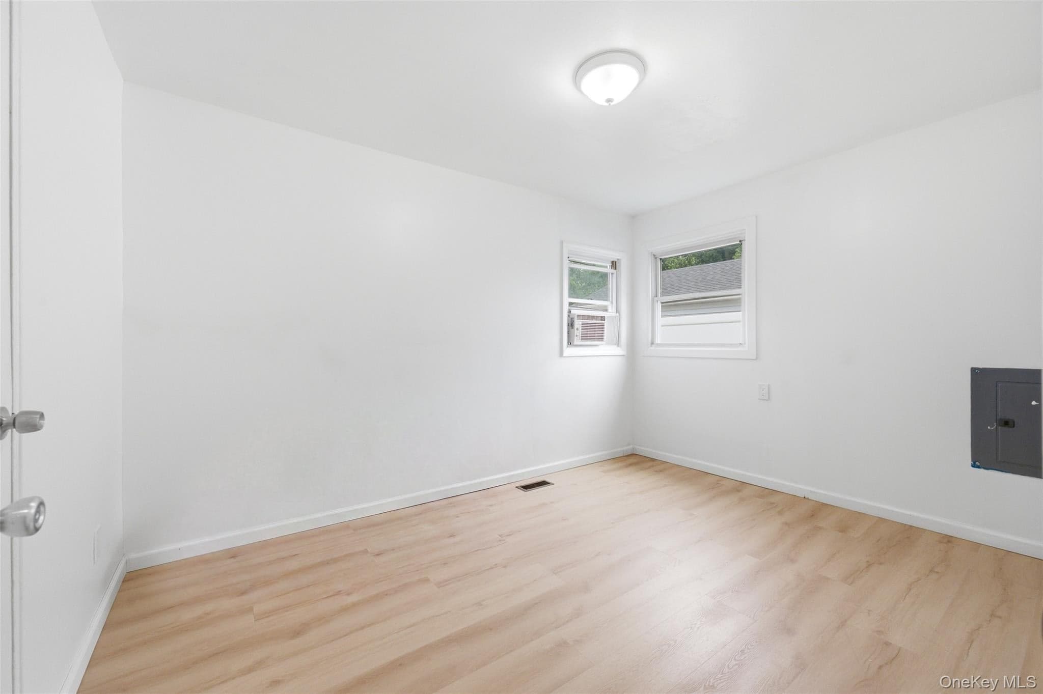 710 Bourdois Avenue thumbnail 14