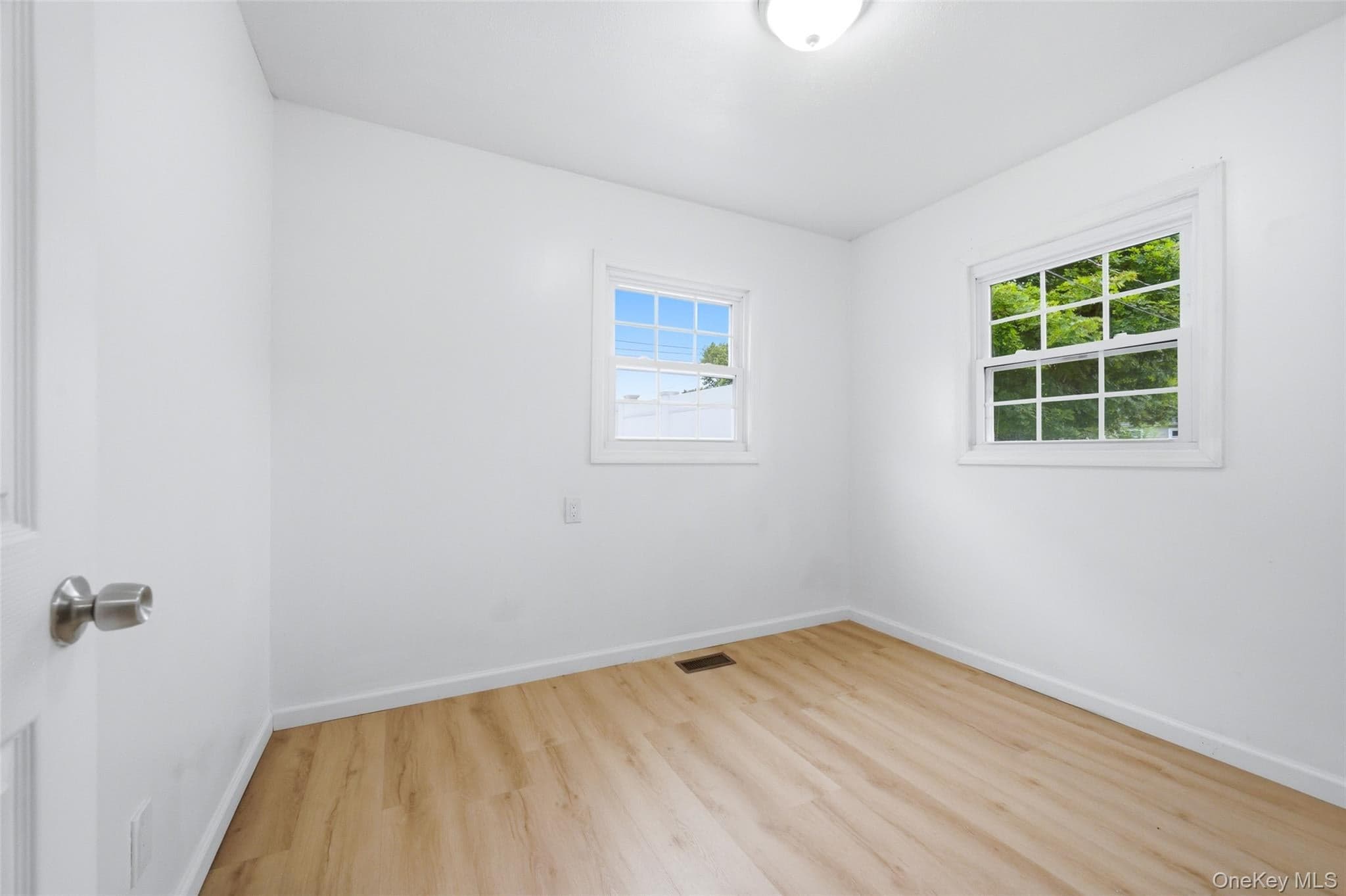 710 Bourdois Avenue thumbnail 16