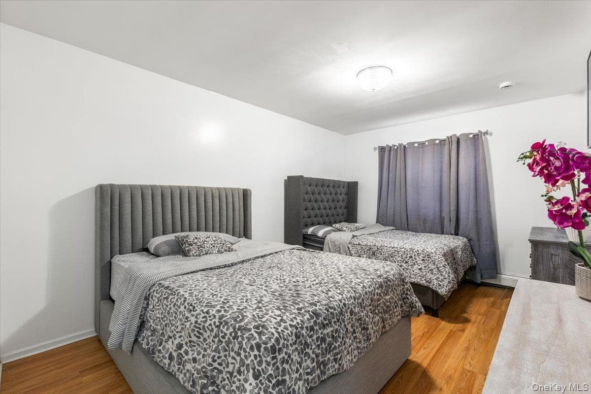 1054 Cauldwell Avenue thumbnail 14