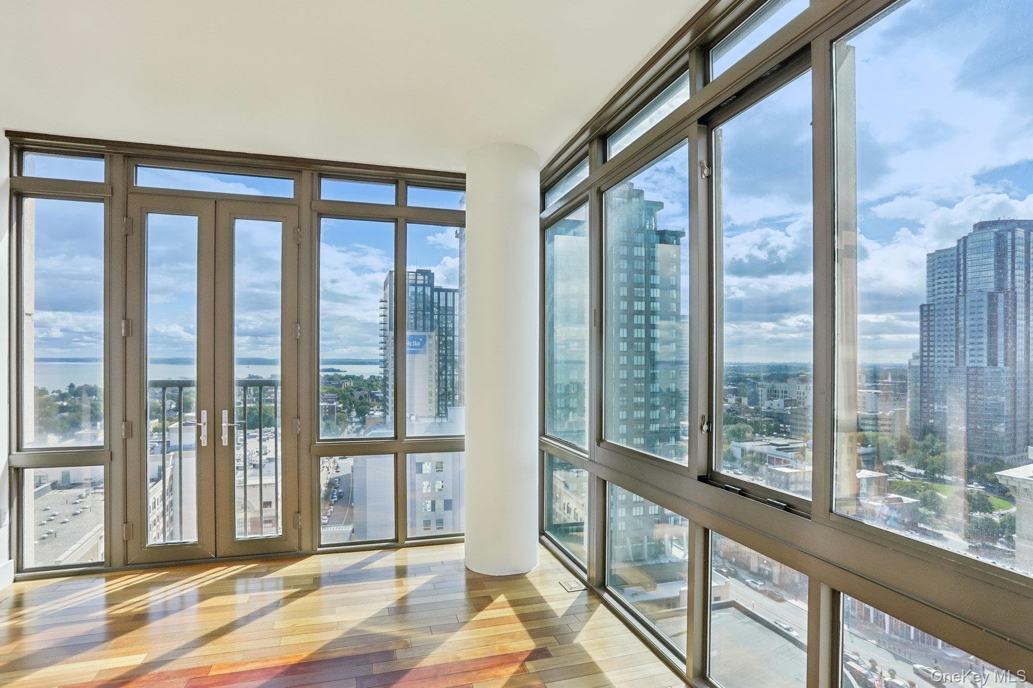 175 Huguenot Street Unit: 2006 thumbnail 4
