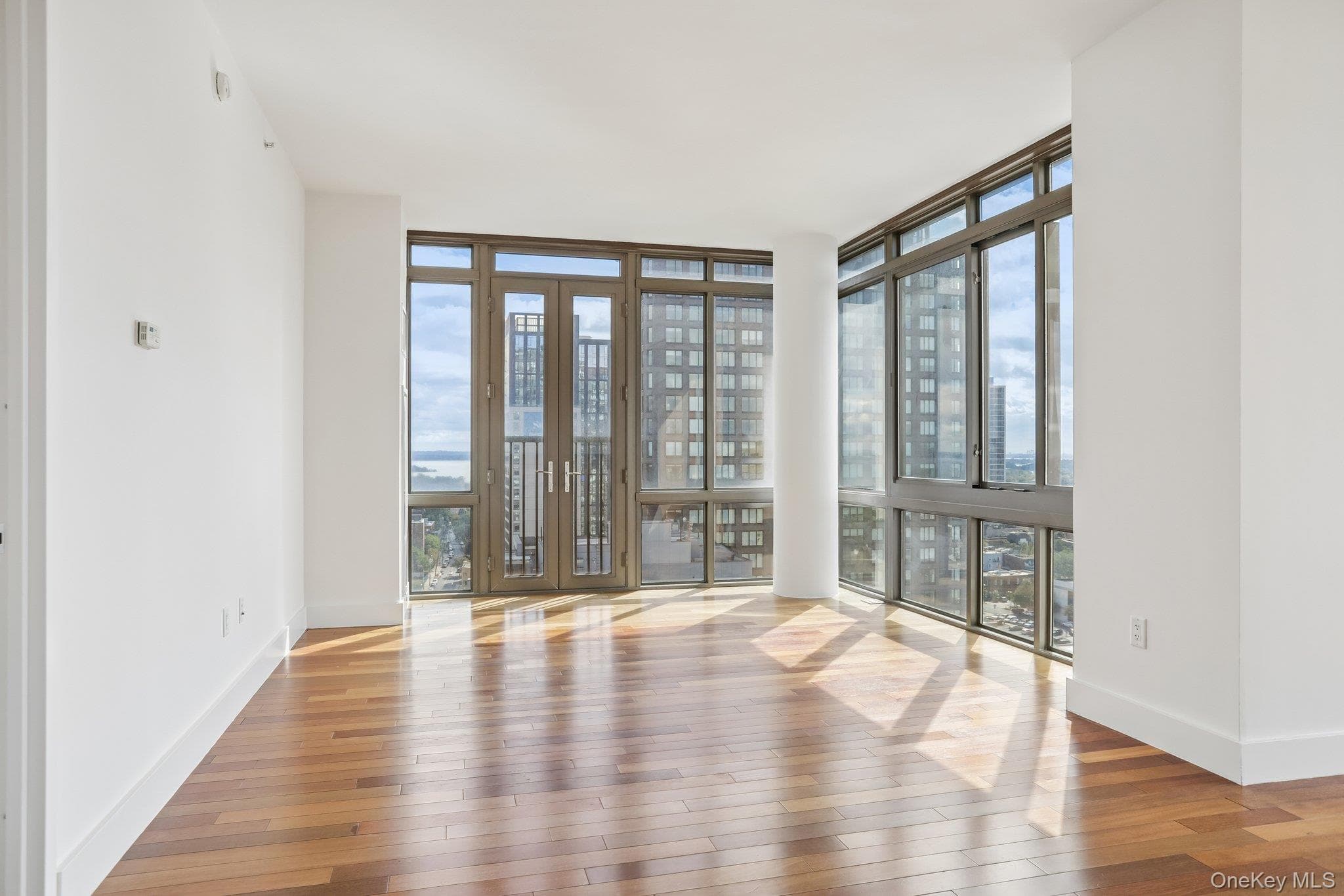 175 Huguenot Street Unit: 2006 thumbnail 2