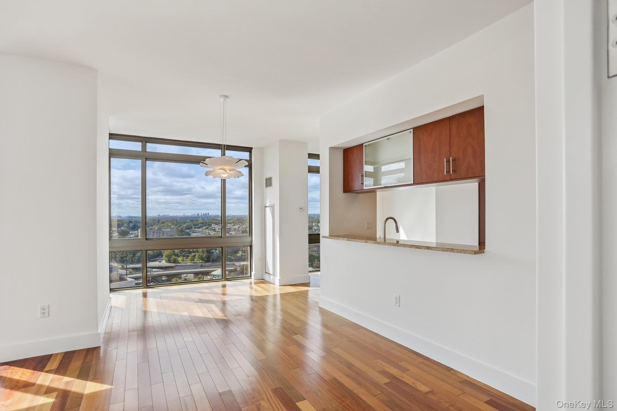 175 Huguenot Street Unit: 2006 thumbnail 7