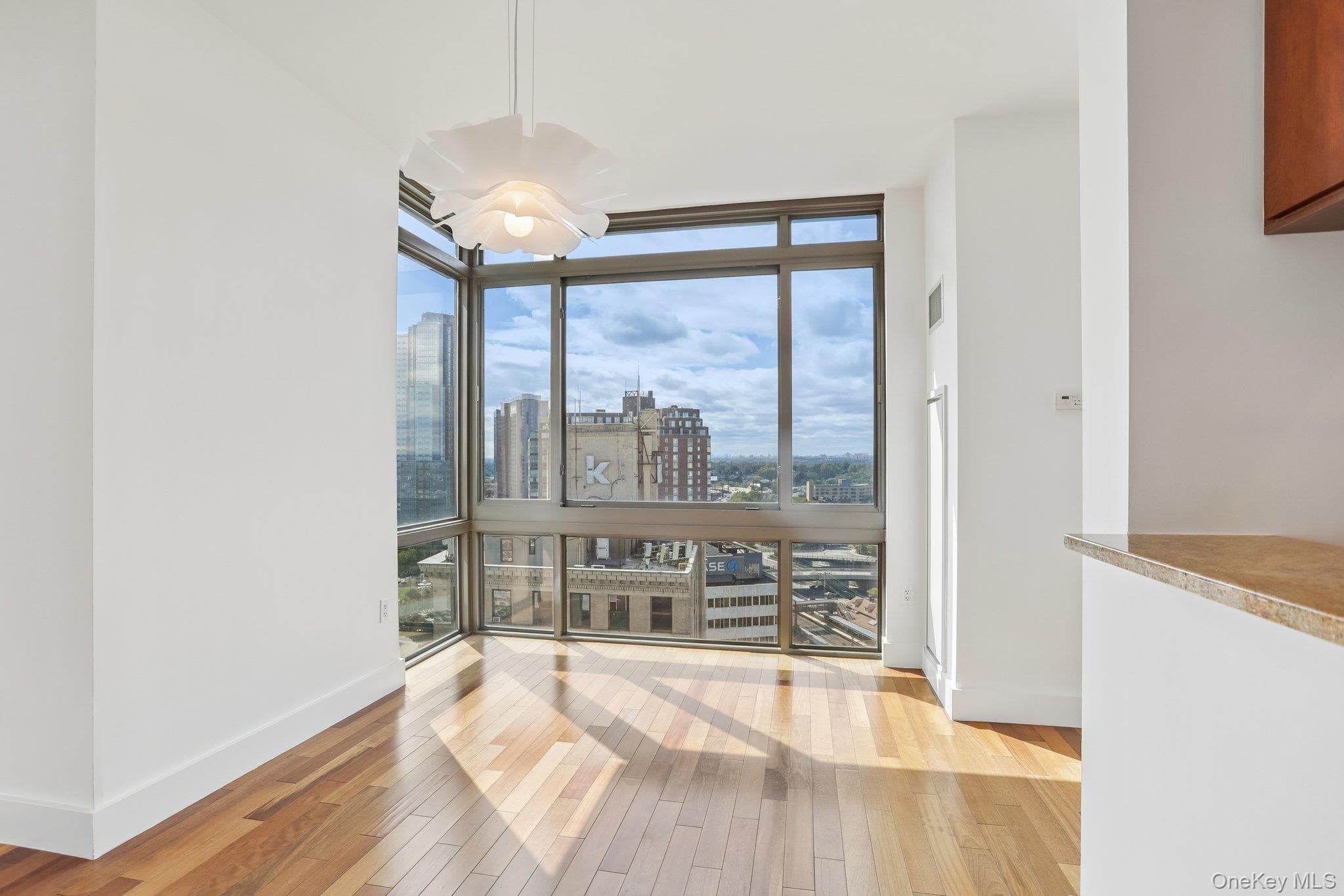 175 Huguenot Street Unit: 2006 thumbnail 9