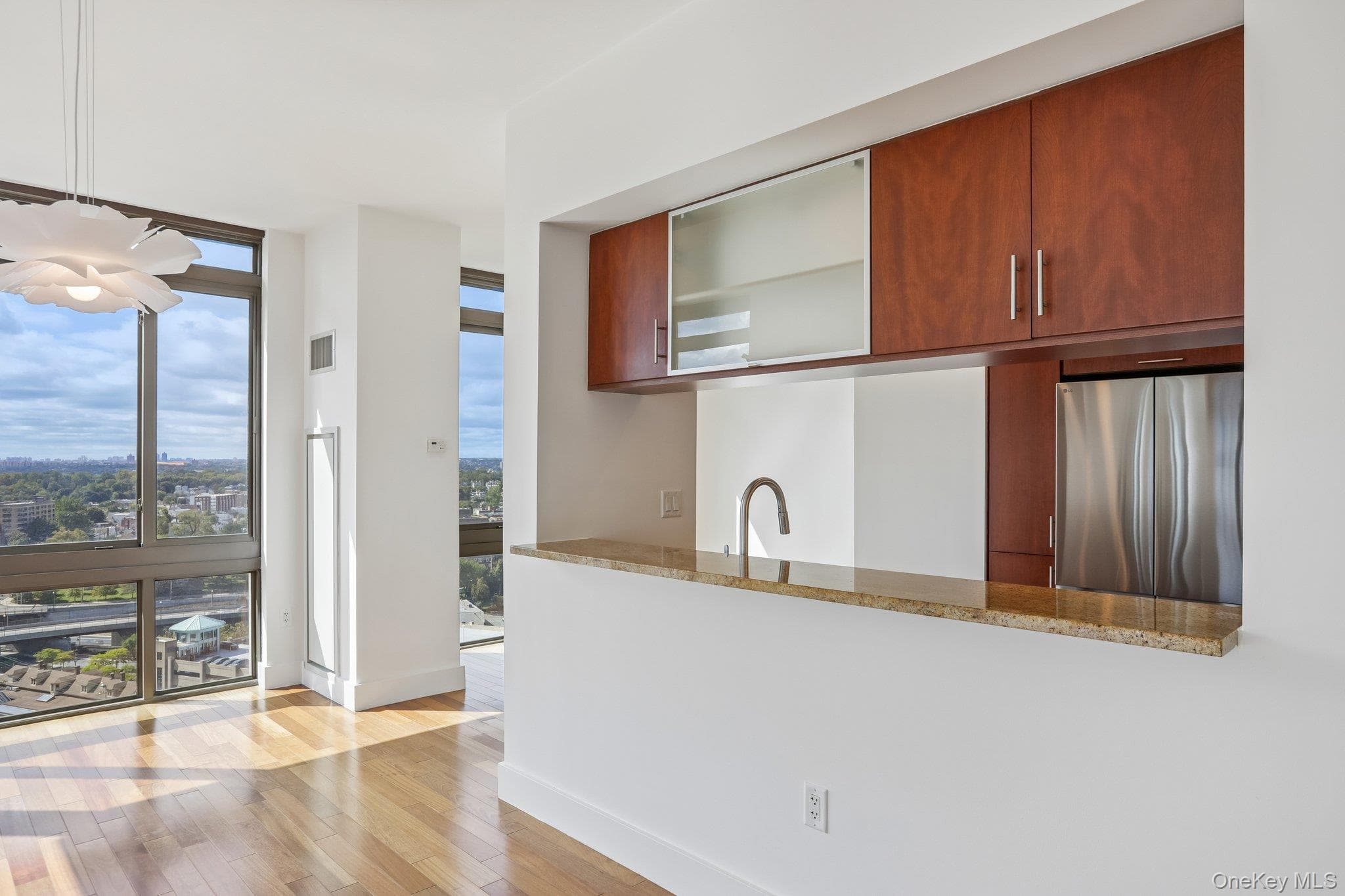 175 Huguenot Street Unit: 2006 thumbnail 11