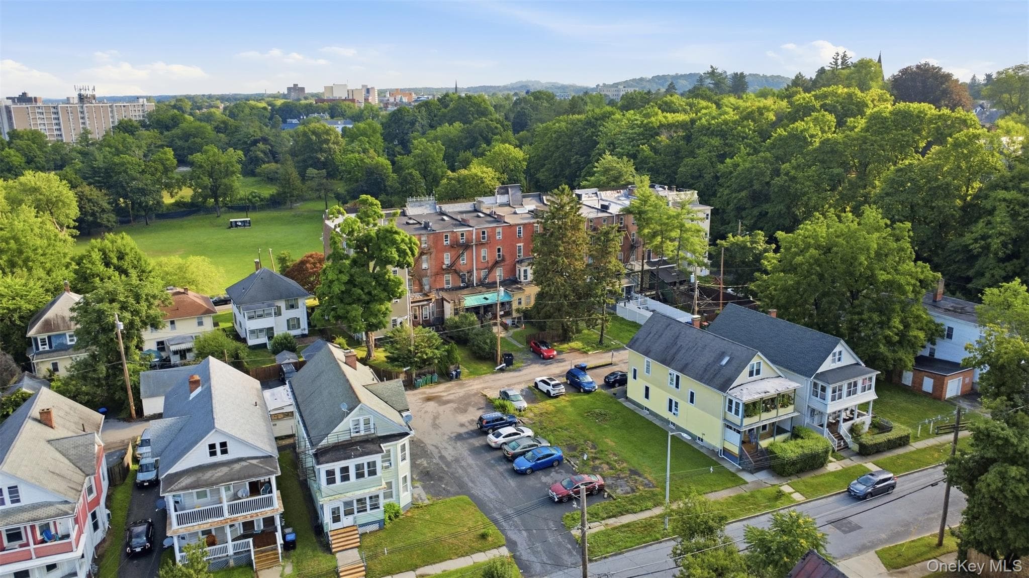 10 Eastman Terrace thumbnail 3