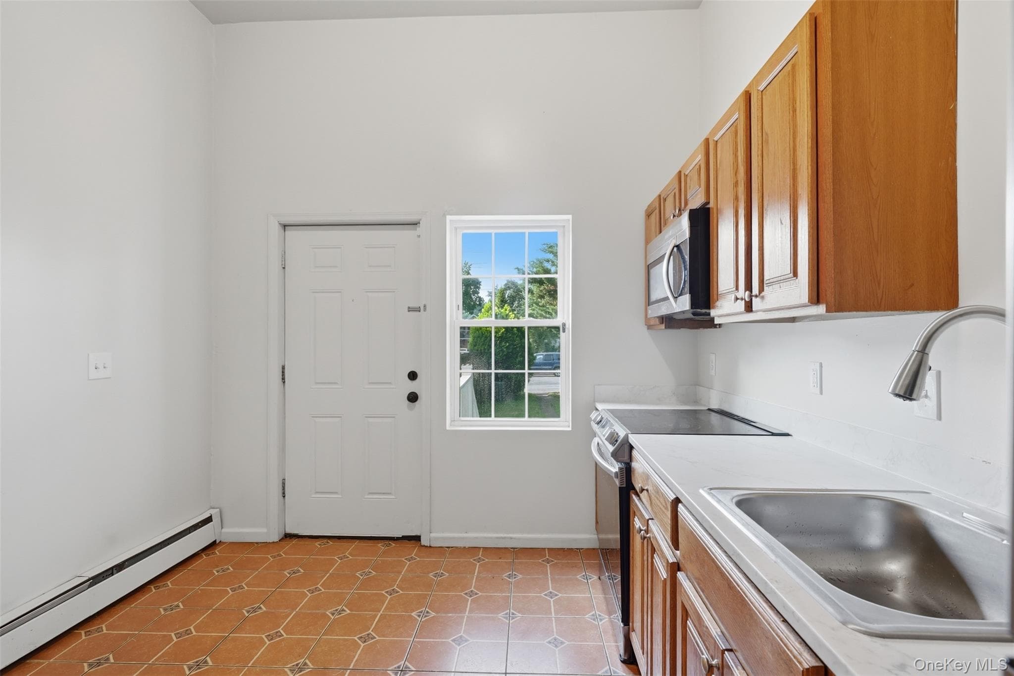 10 Eastman Terrace thumbnail 13