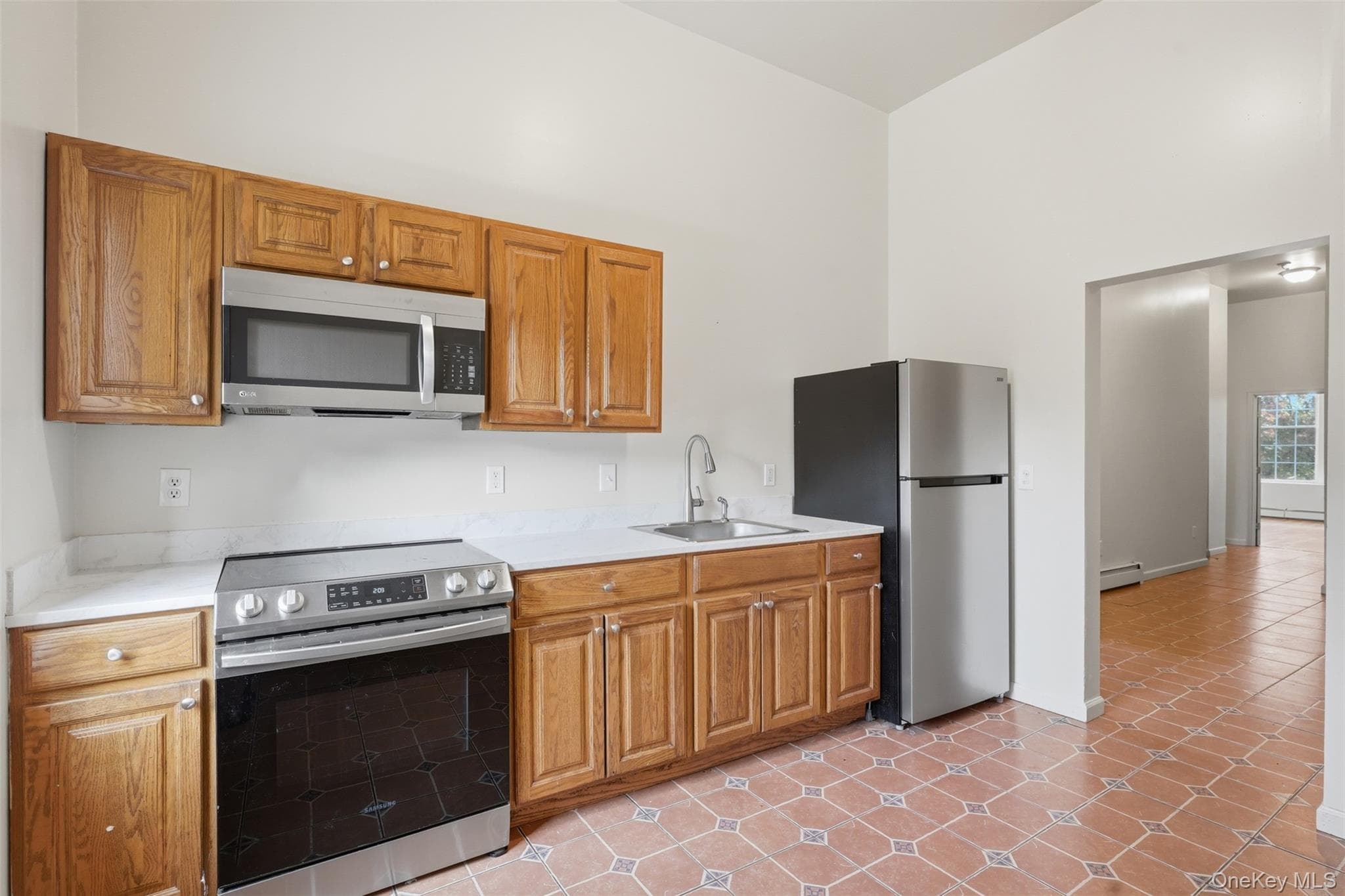 10 Eastman Terrace thumbnail 14