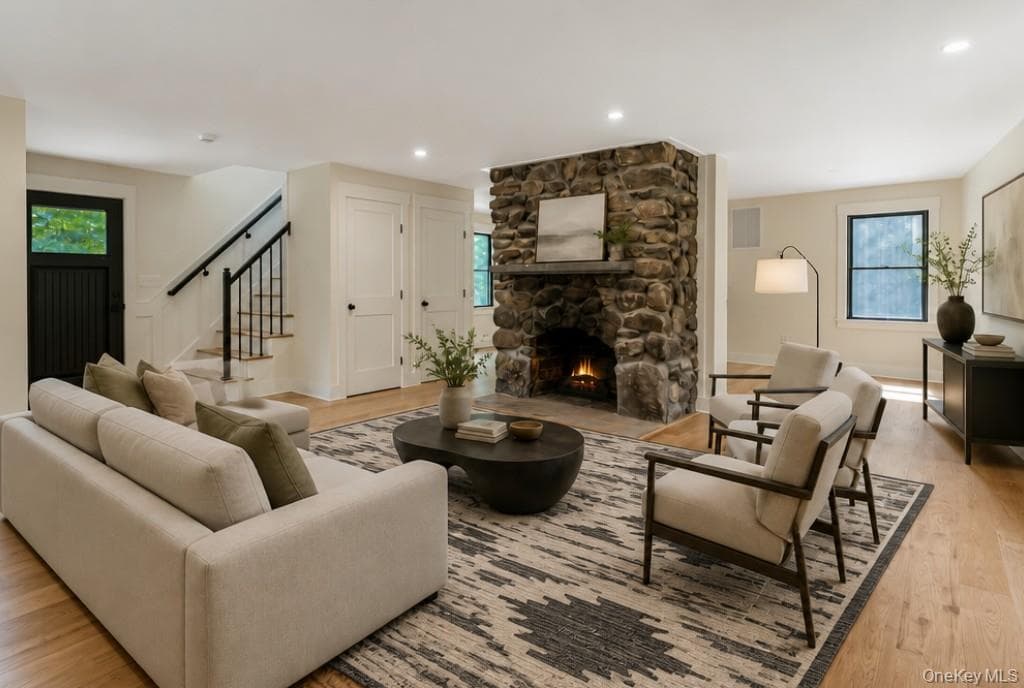 676 Hardscrabble Road thumbnail 9