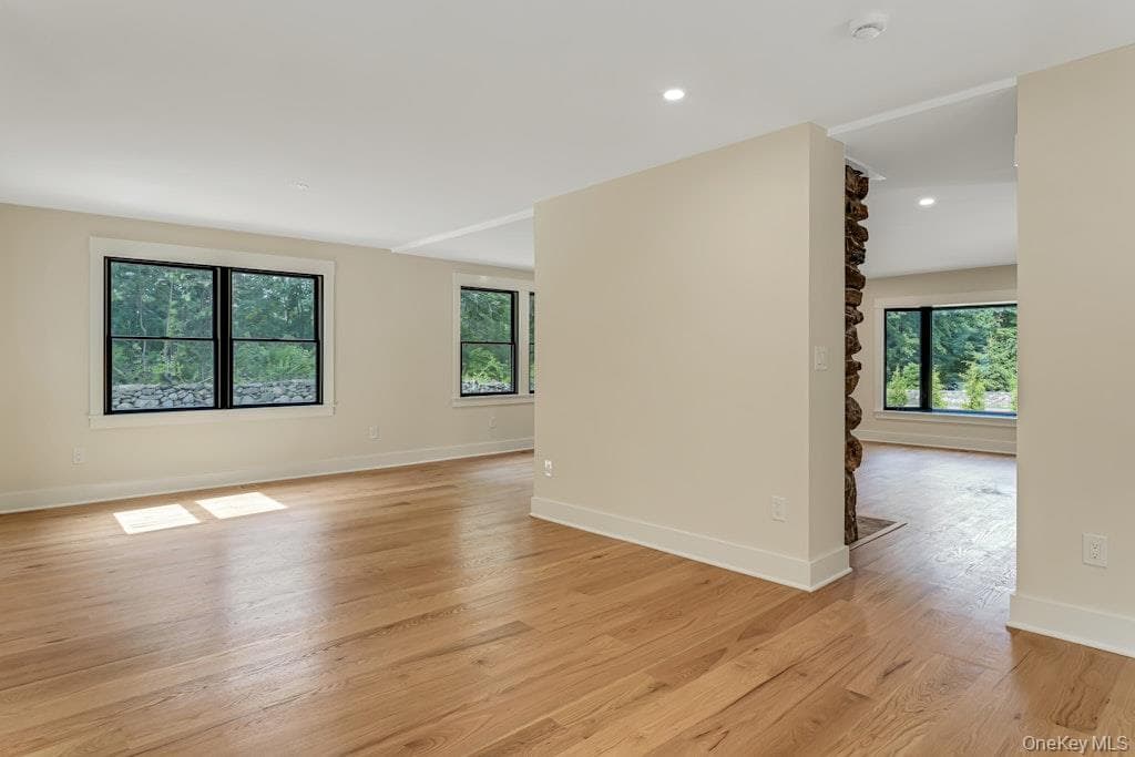 676 Hardscrabble Road thumbnail 4