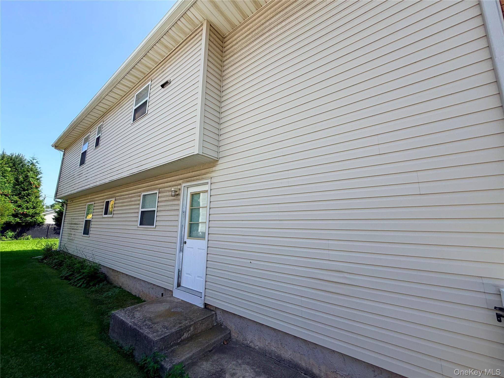 2929 Rockaway Avenue thumbnail 5