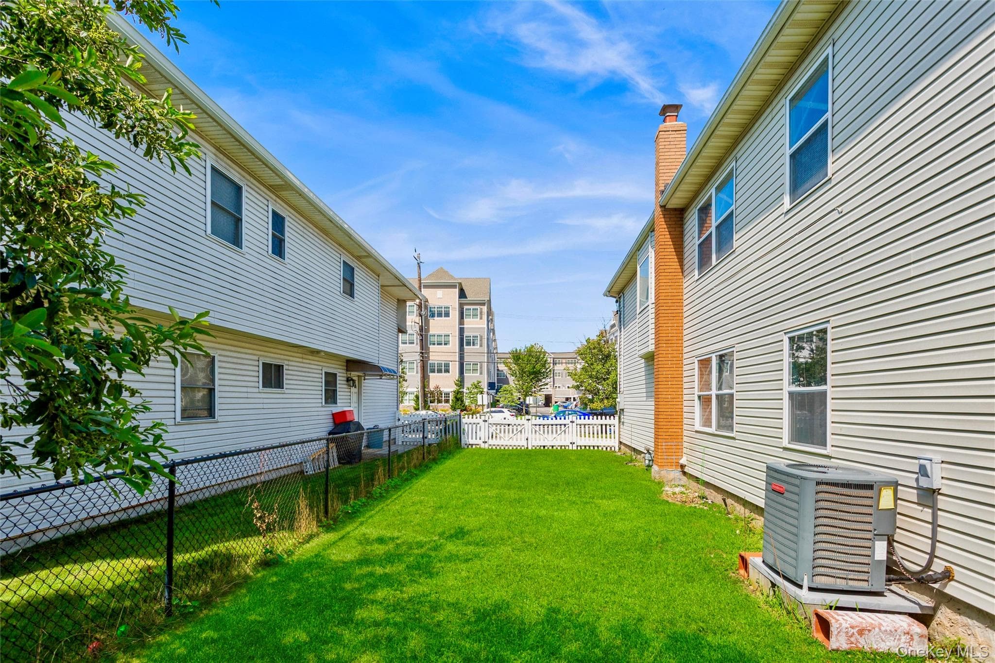 2929 Rockaway Avenue thumbnail 9