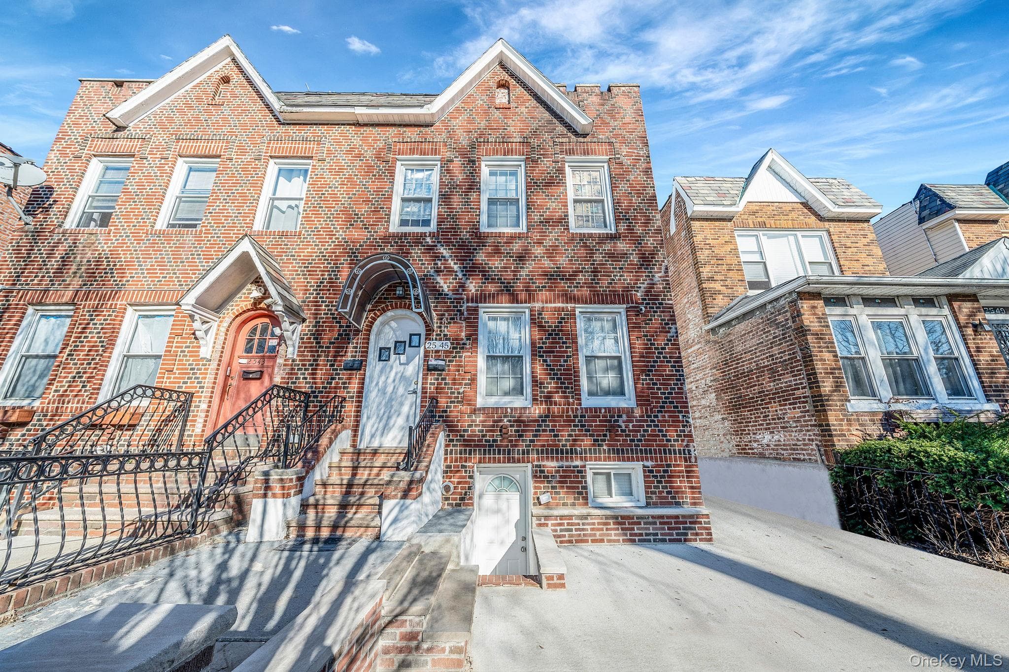 2545 98th Street photo 1